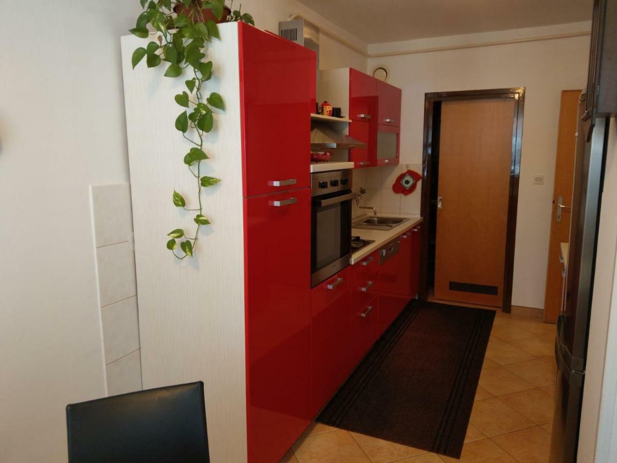 Apartment Koruna 1 Pula Exterior photo